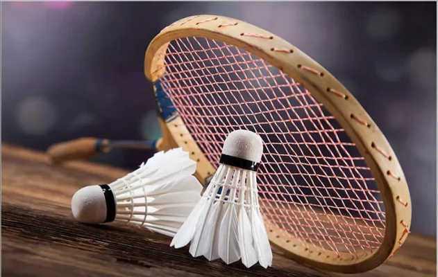 thay dây vợt cầu lông hết bao nhiêu? có vợt được thay bằng dây phù hợp