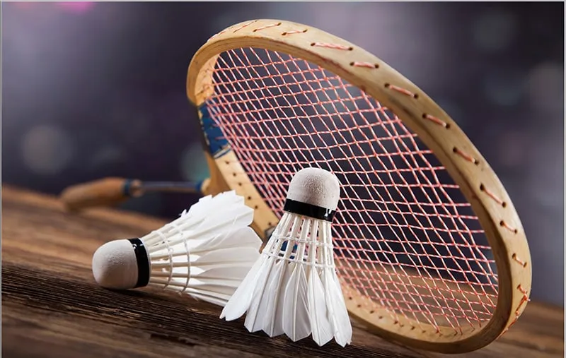 thay dây vợt cầu lông hết bao nhiêu? có vợt được thay bằng dây phù hợp